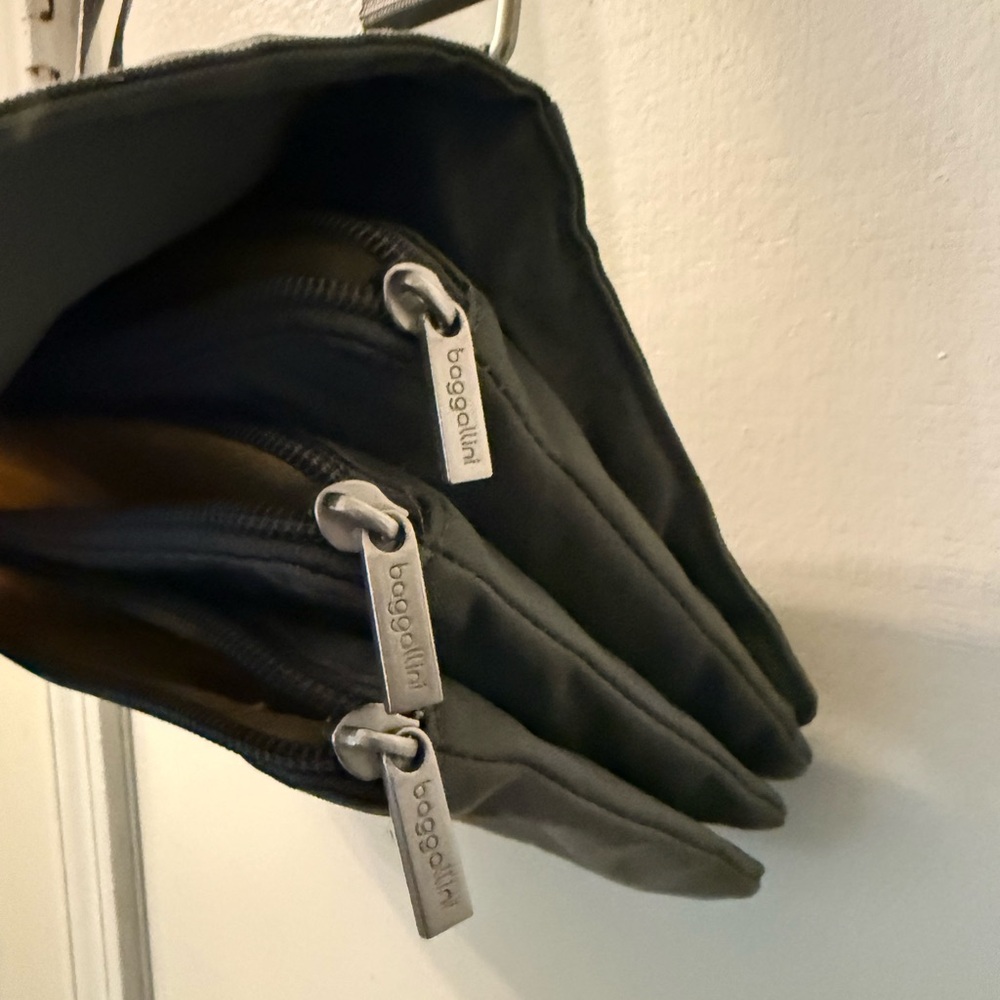 Baggallini Black and Gray Floral and Gray Crossbody Bags UC - Picture 12 of 12